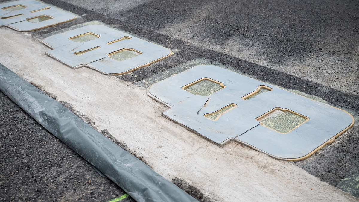 Die erste Autobahn-Teststrecke für das Laden von Elektrofahrzeugen während der Fahrt auf der A6 in der Oberpfalz - Foto: Daniel Vogl/dpa