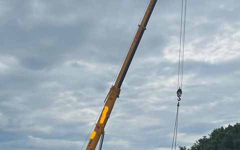 POL-UL: (BC) Warthausen NACHTRAG TANKLASTZUG - Bei Unfall schwer verletzt / Am Freitagfrüh kam ein 51-Jähriger bei Warthausen mit seinem Tanklastzug von der Straße ab. - Foto: presseportal.de