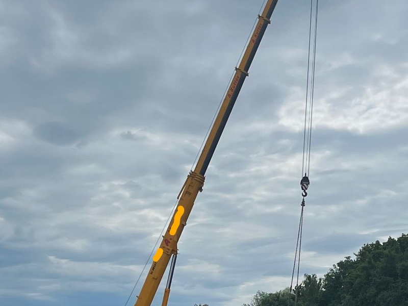 POL-UL: (BC) Warthausen NACHTRAG TANKLASTZUG - Bei Unfall schwer verletzt / Am Freitagfrüh kam ein 51-Jähriger bei Warthausen mit seinem Tanklastzug von der Straße ab. - Foto: presseportal.de
