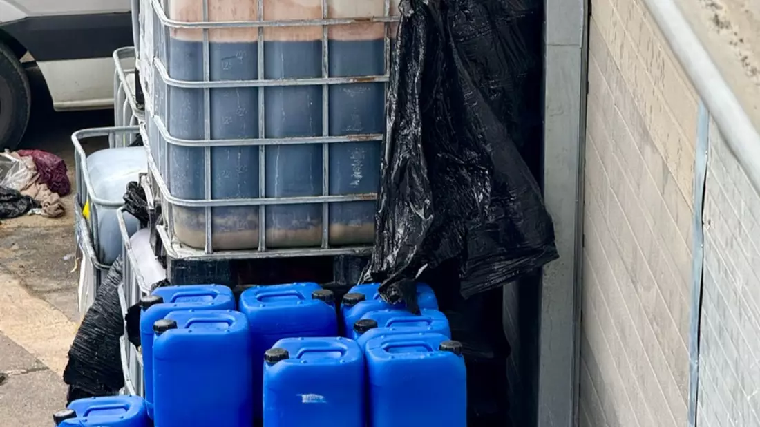 ZOLL-E: Staatsanwaltschaft Köln und Zollfahndung Essen: - riesiges Amphetaminlabor aufgedeckt - Drogen im Millionenwert sichergestellt - vier Personen in Haft - Bild: presseportal.de