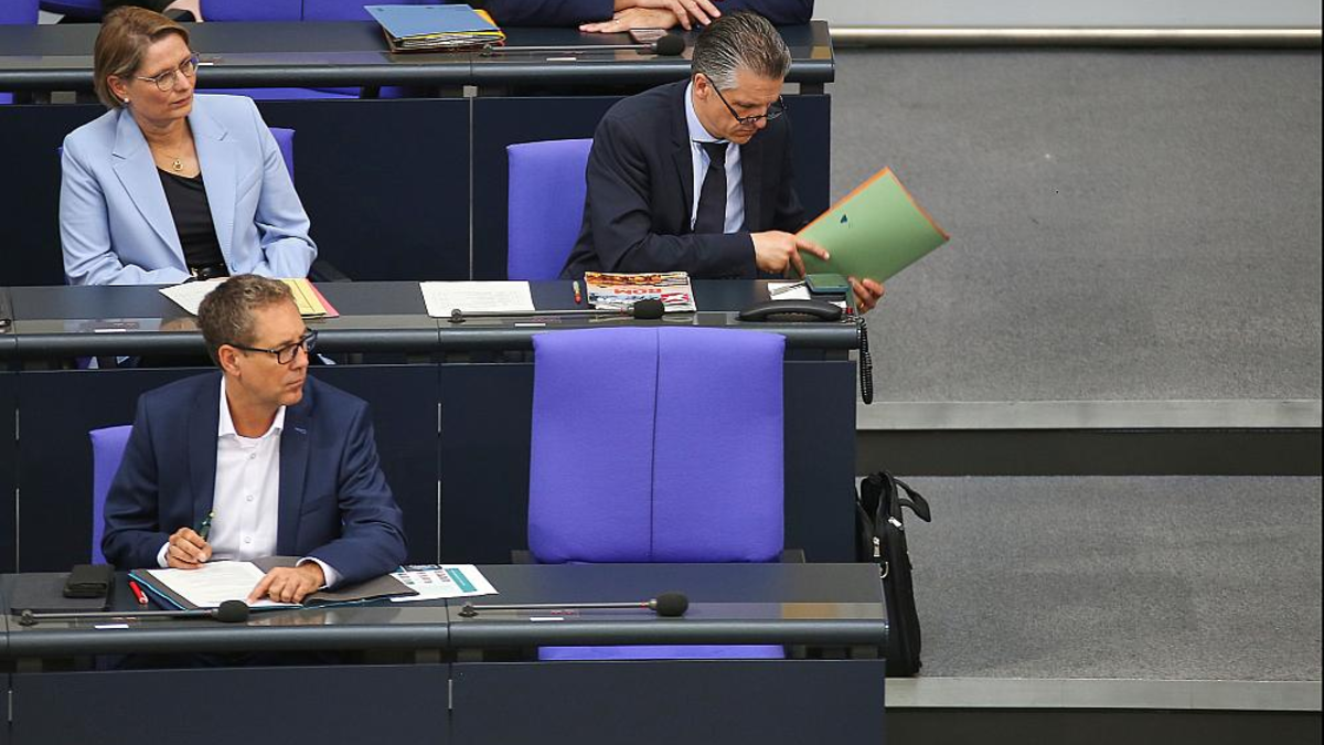 Regierungsbank am 05.06.2025 - Foto: über dts Nachrichtenagentur