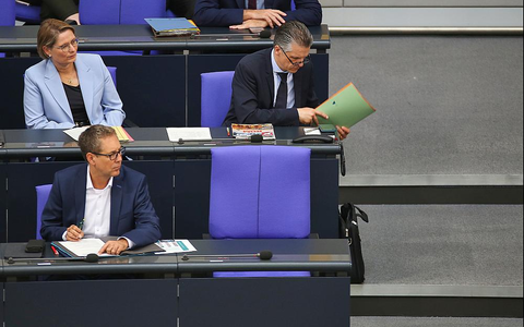 Regierungsbank am 05.06.2025 - Foto: über dts Nachrichtenagentur