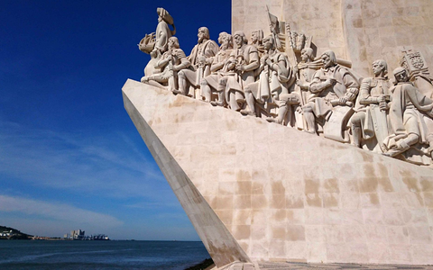 Die mutmaßliche Tat geschah unweit des von Lissabon-Touristen gern besuchten Denkmals der Entdeckungen. (Archivfoto) - Foto: Sabrina Hentschel/dpa Die mutmaßliche Tat geschah unweit des von Lissabon-Touristen gern besuchten Denkmals der Entdeckungen. (Archivfoto) - Foto: Sabrina Hentschel/dpa