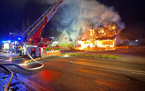 FW-ROW: Brennt Einfamilienhaus - Foto: presseportal.de