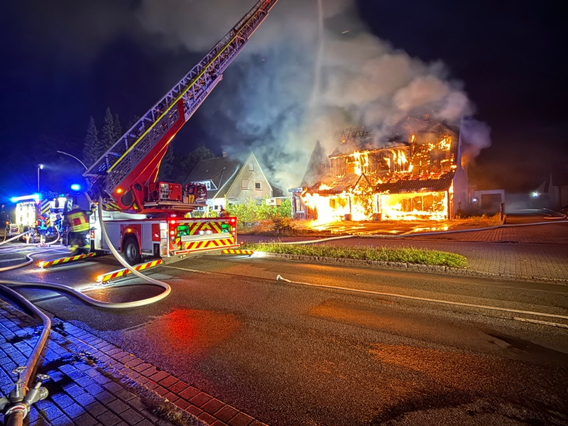 FW-ROW: Brennt Einfamilienhaus - Foto: presseportal.de