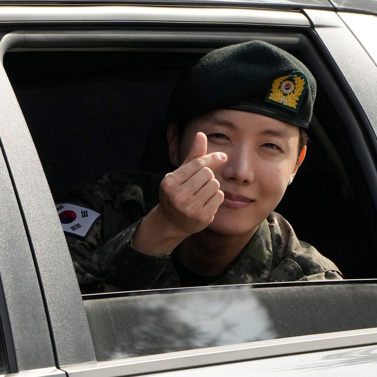 BTS-Mitglied J-Hope hatte bereits seinen Militärdienst abgeleistet. (Archivbild)  - Foto: Ahn Young-joon/AP/dpa