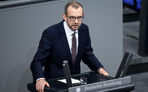 Ausschussvorsitzender Röwekamp fordert allgemeine Dienstpflicht. (Archivbild) - Foto: Britta Pedersen/dpa