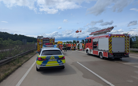 POL-HI: Verkehrsunfall mit drei beteiligten Fahrzeugen und einer leicht und schwer verletzten Person - Foto: presseportal.de