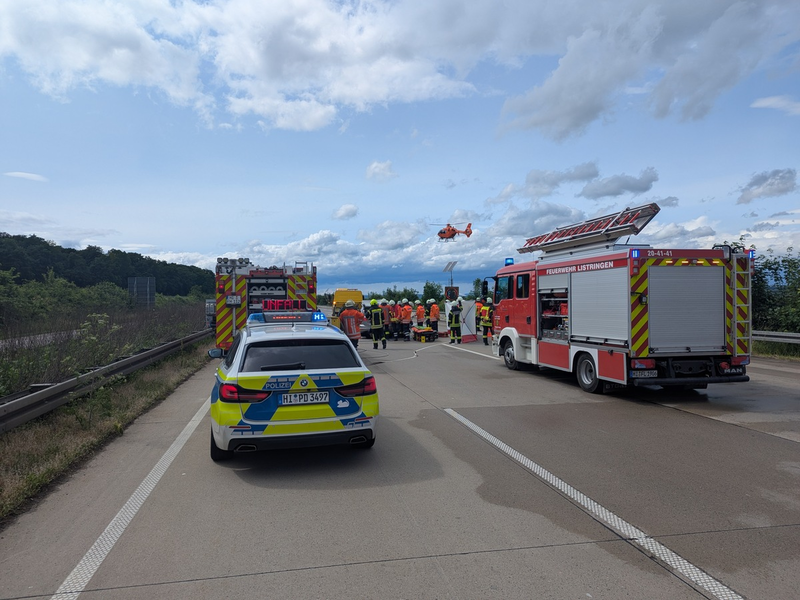 POL-HI: Verkehrsunfall mit drei beteiligten Fahrzeugen und einer leicht und schwer verletzten Person - Foto: presseportal.de