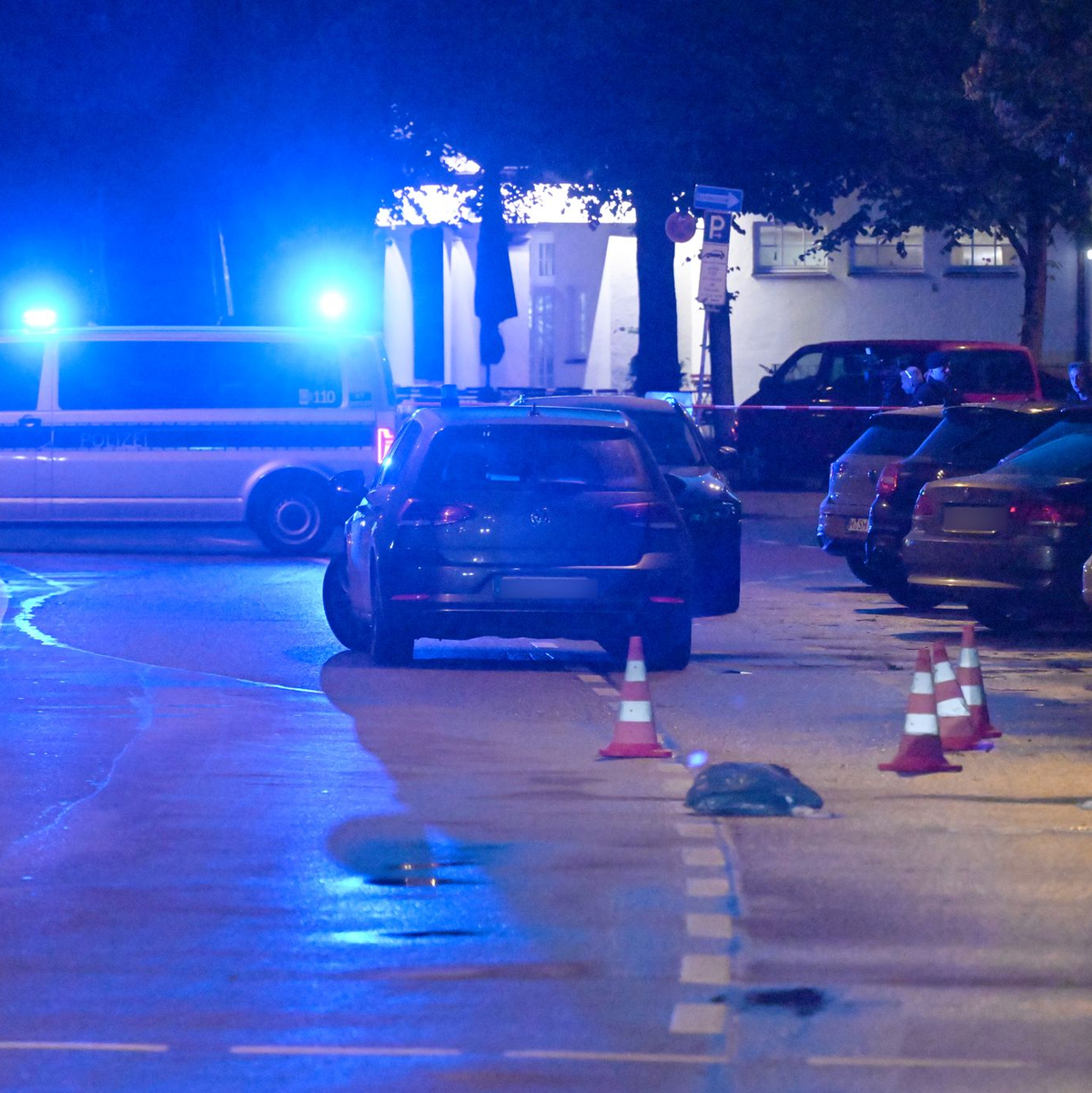 Die Polizei war für die Spurensicherung vor Ort. - Foto: Felix Hörhager/dpa