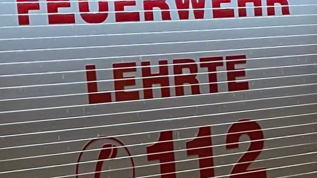FW Lehrte: Küchenbrand löst Großeinsatz aus - Bild: presseportal.de