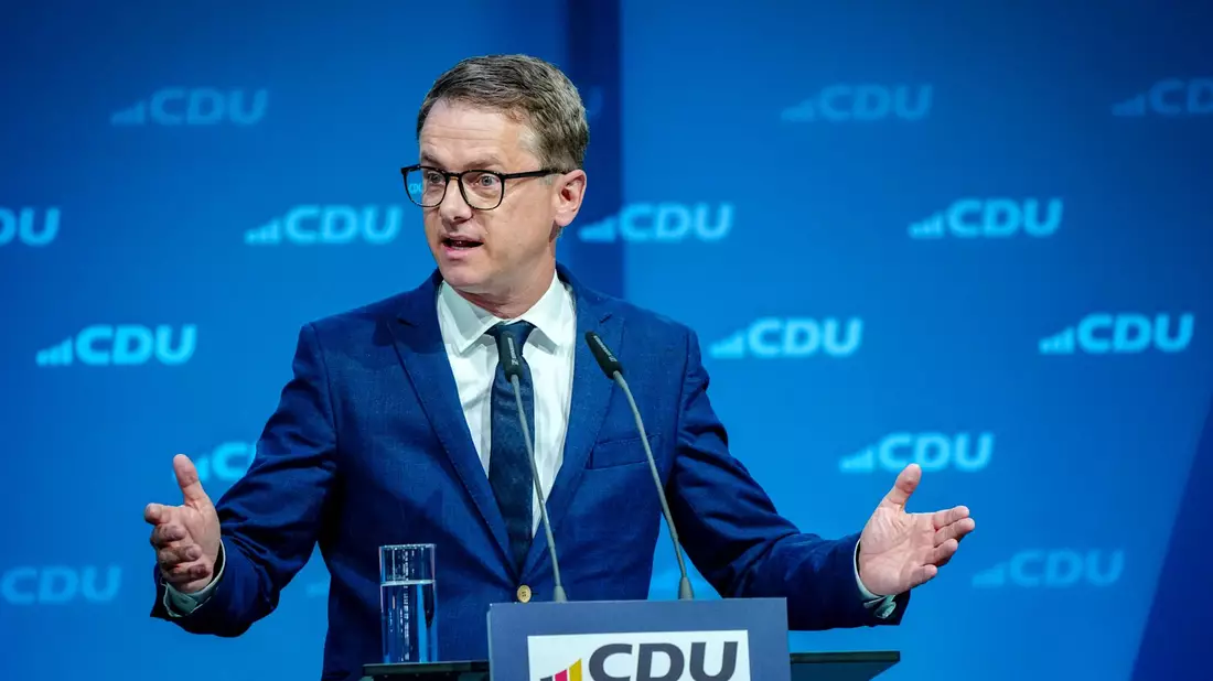 CDU-Generalsekretär Casten Linnemann ist dafür, mutmaßlich Arbeitsunwilligen das Bürgergeld komplett zu streichen. (Archivfoto) - Bild: Kay Nietfeld/dpa