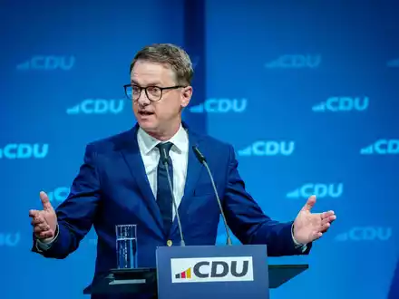 CDU-Generalsekretär Linnemann pocht auf einen Umbau des Bürgergeldes. (Foto-Archiv) - Foto: Kay Nietfeld/dpa