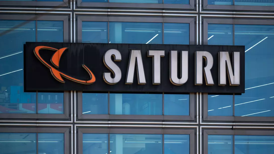 Das Filialnetz von Saturn ist in den letzten Jahren immer kleiner geworden. Im Herbst 2024 gab es noch 87 Standorte. - Bild: Monika Skolimowska/dpa