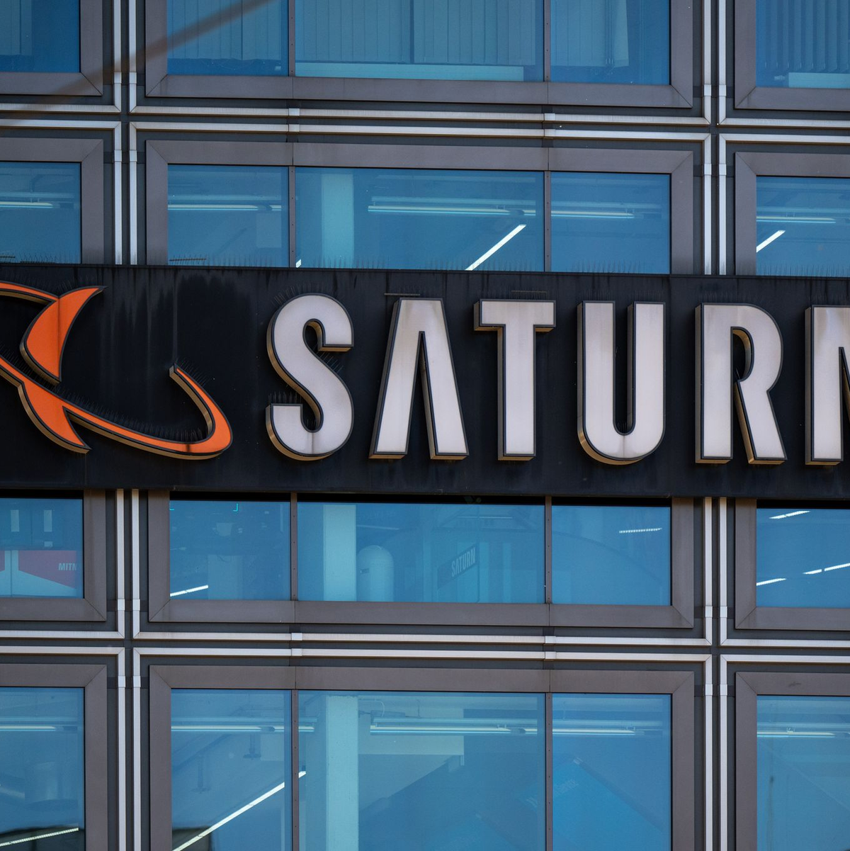 Das Filialnetz von Saturn ist in den letzten Jahren immer kleiner geworden. Im Herbst 2024 gab es noch 87 Standorte. - Foto: Monika Skolimowska/dpa