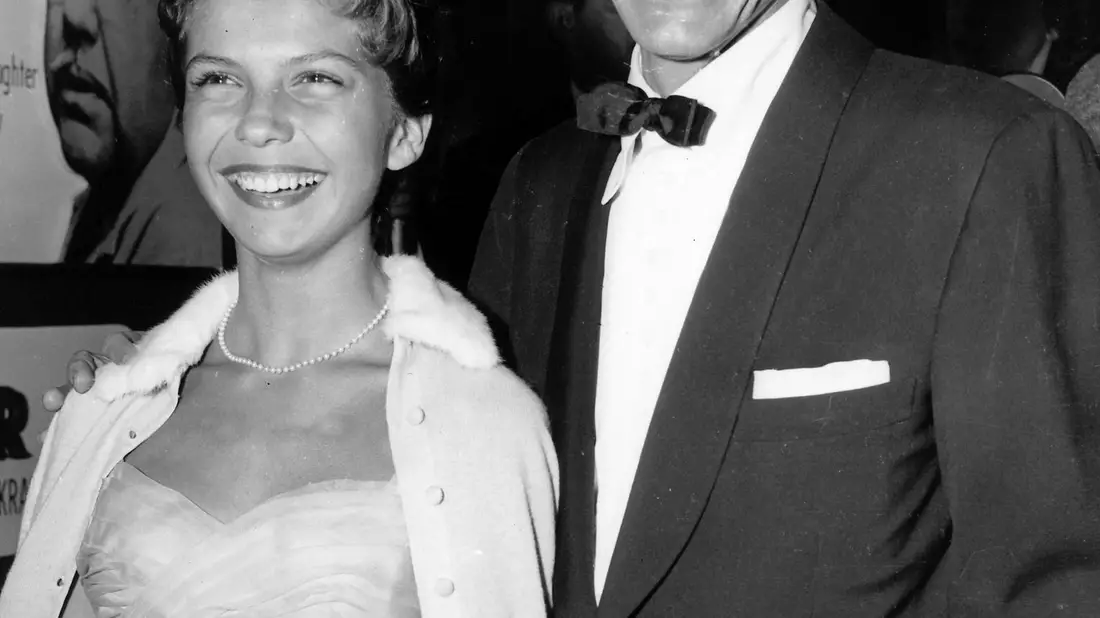 Die älteste Tochter von Frank Sinatra nahm mit ihrem Vater Songs auf. (Archivbild)  - Bild: UPI/dpa
