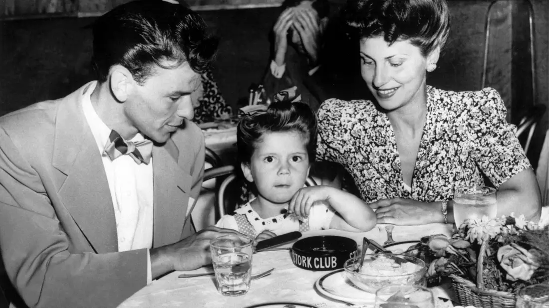 Nancy Sinatra wurde 1940 geboren. (Archivbild)  - Bild: picture-alliance / dpa