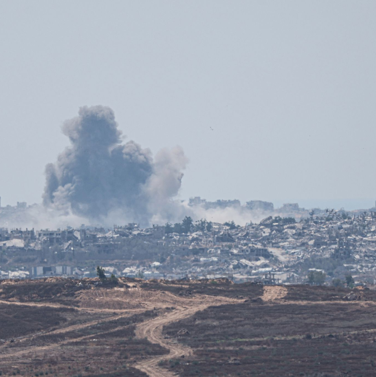 Die Kämpfe im Gazastreifen gehen weiter.  - Foto: Saeed Qaq/ZUMA Press Wire/dpa