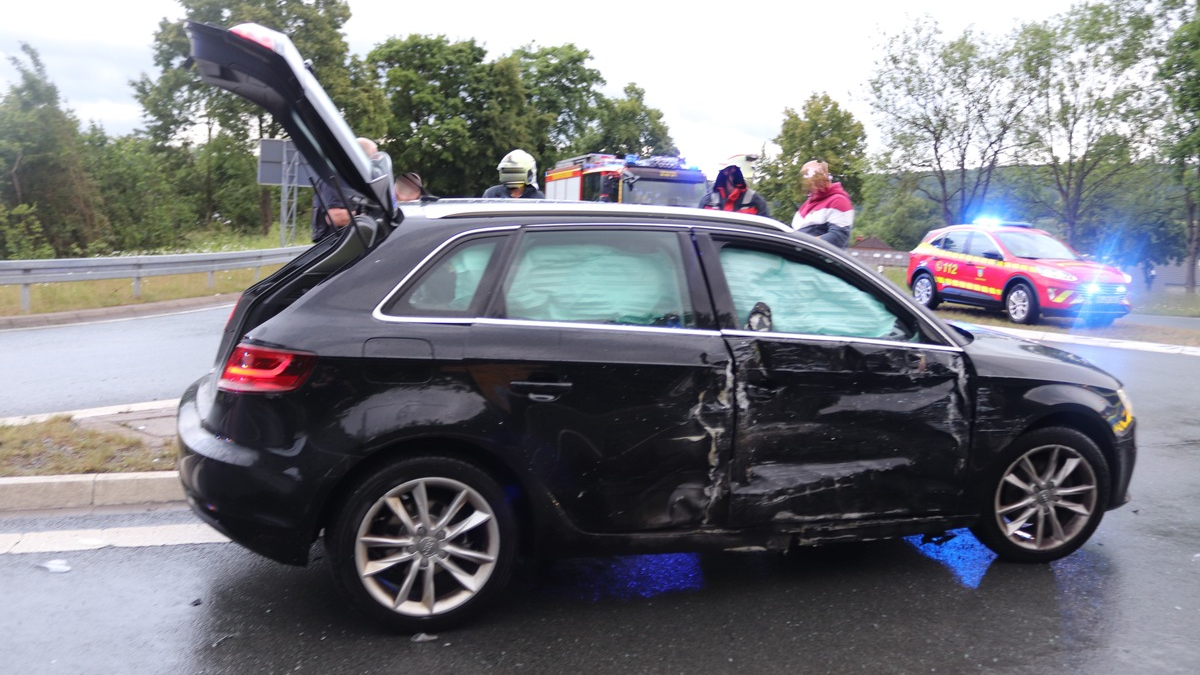 POL-HX: Mehrere Verletzte nach Verkehrsunfall auf B 64 - Foto: presseportal.de