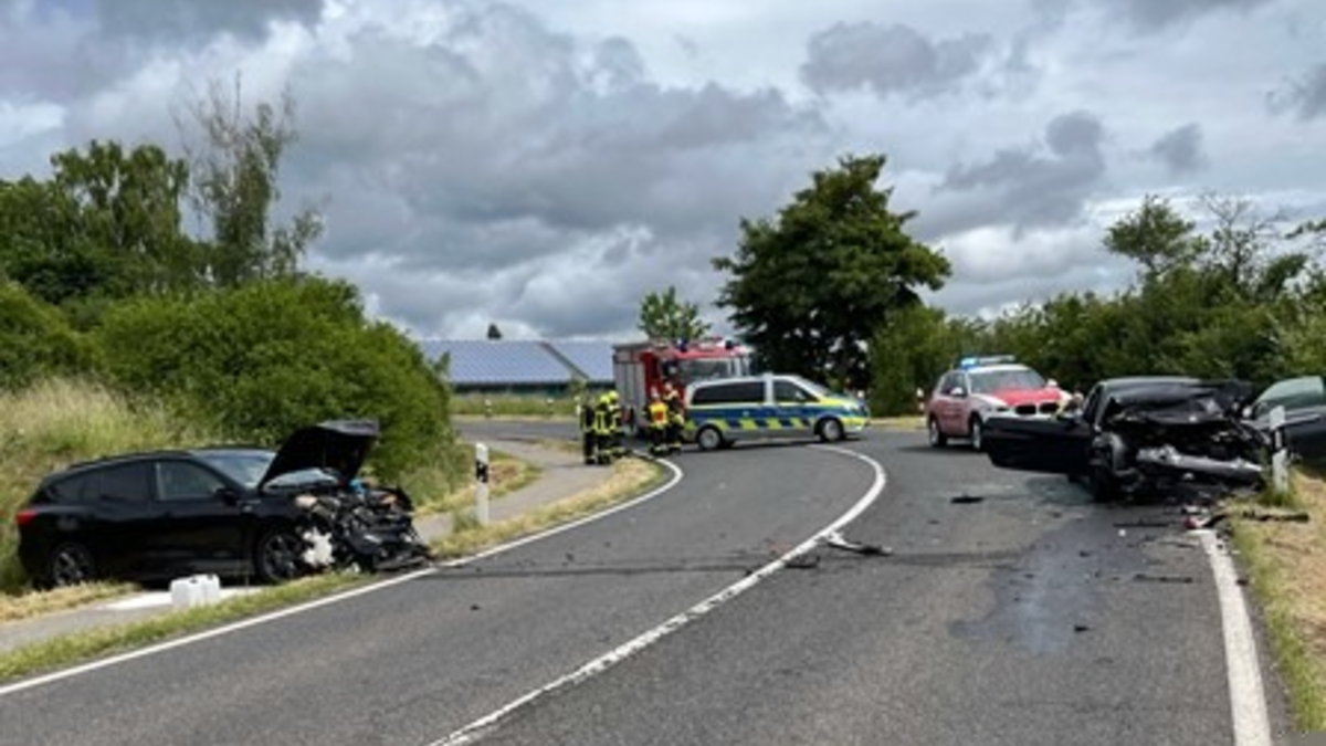 POL-DN: Kurvenfahrt endet im Gegenverkehr: alkoholisierter Fahrzeugführer verursacht Unfall mit zwei Leichtverletzten - Foto: presseportal.de