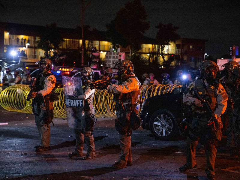 Mit Hilfe der Nationalgarde will US-Präsident Trump auf die Lage in Los Angeles reagieren - die Soldaten und Soldatinnen dürften schon zeitnah ihren Einsatz beginnen.  - Foto: Ethan Swope/AP/dpa