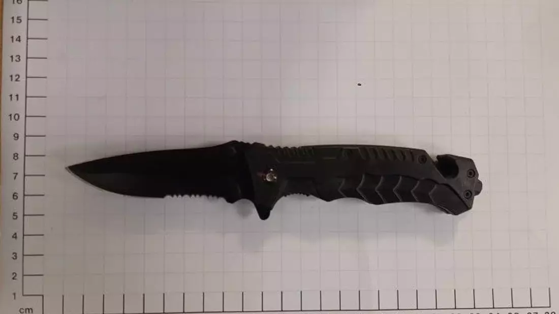 BPOL NRW: Bundespolizei findet Messer bei einem 13-Jährigen - Bild: presseportal.de