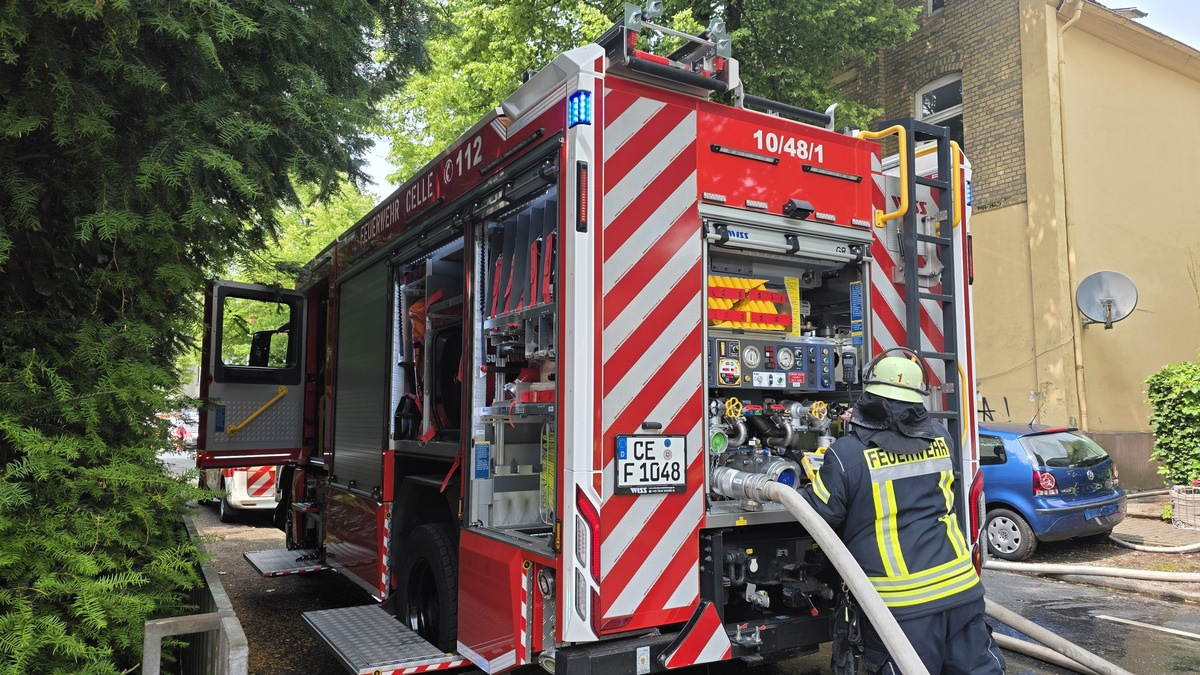 FW Celle: Wohnungsbrand mit einer toten Person - Foto: presseportal.de