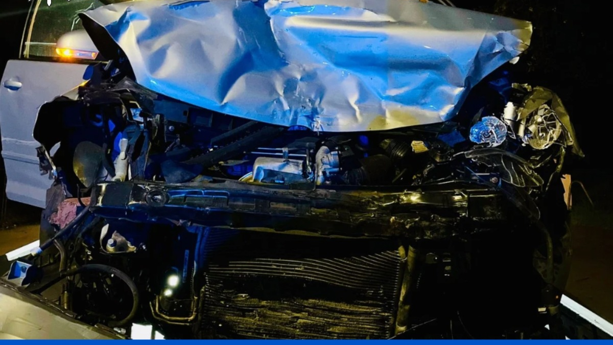 POL-DU: Neumühl: PKW kollidiert frontal mit LKW - Zwei Verletzte - Foto: presseportal.de