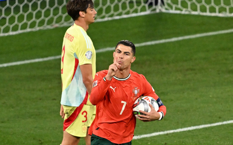 Spanien kommt nicht an die Gala-Vorstellung des Halbfinales heran. - Foto: Sven Hoppe/dpa