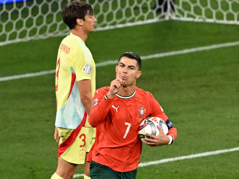 Spanien kommt nicht an die Gala-Vorstellung des Halbfinales heran. - Foto: Sven Hoppe/dpa