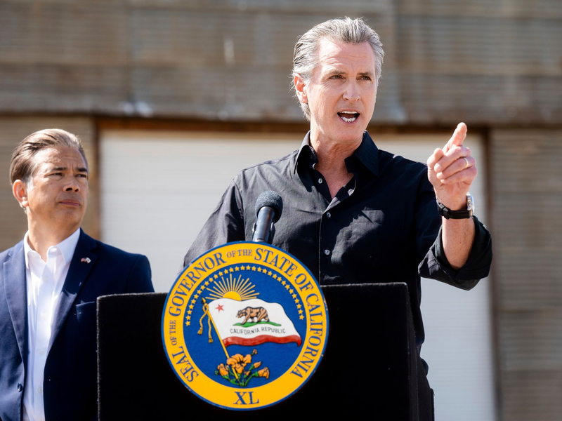 Kaliforniens Gouverneur Gavin Newsom hält das Vorgehen der Trump-Regierung für illegal. (rechtswidrig) - Foto: Noah Berger/AP/dpa