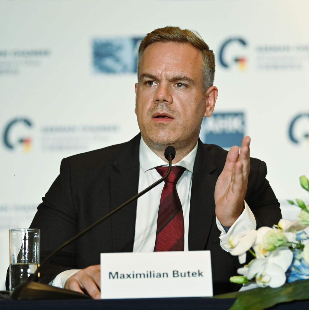 Die deutsche Handelskammer hofft für Firmen aus Deutschland auf mehr Nachfrage in China. (Archivbild)   - Foto: Johannes Neudecker/dpa