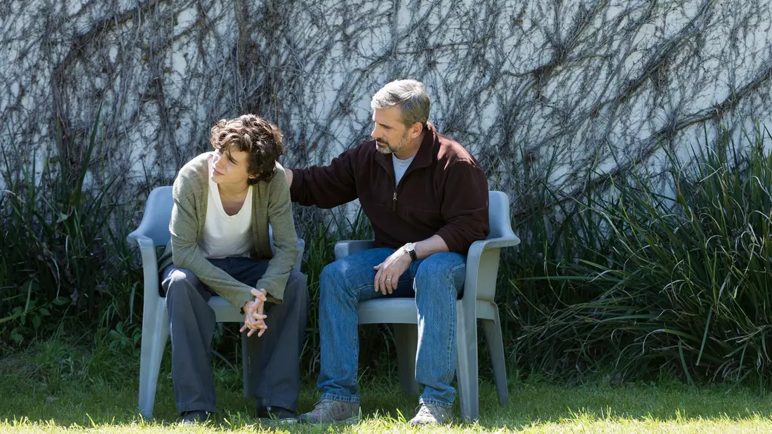 Vater David (Steve Carell, r) und Sohn Nic Sheff (Timothée Chalamet, l) müssen reden. - Bild: François Duhamel/MDR/AMAZON CONTENT SERVICES/dpa