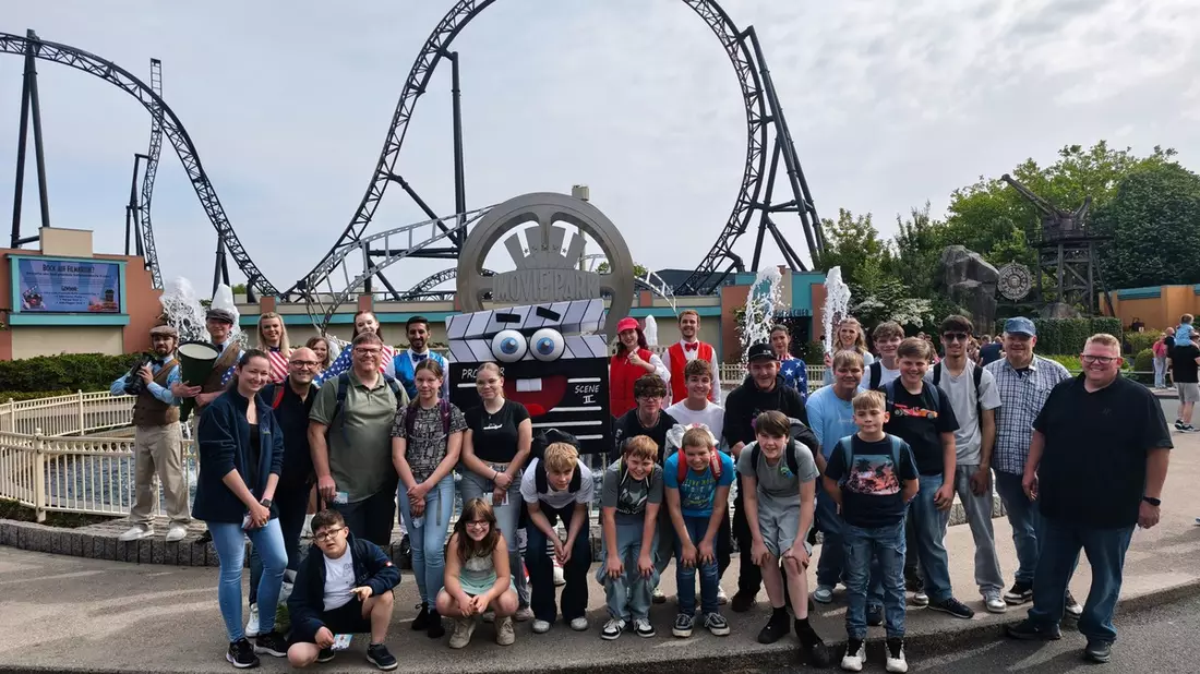 FW-AR: Jugendfeuerwehr Neheim unternimmt unvergesslichen Ausflug in den Movie Park Germany - Bild: presseportal.de