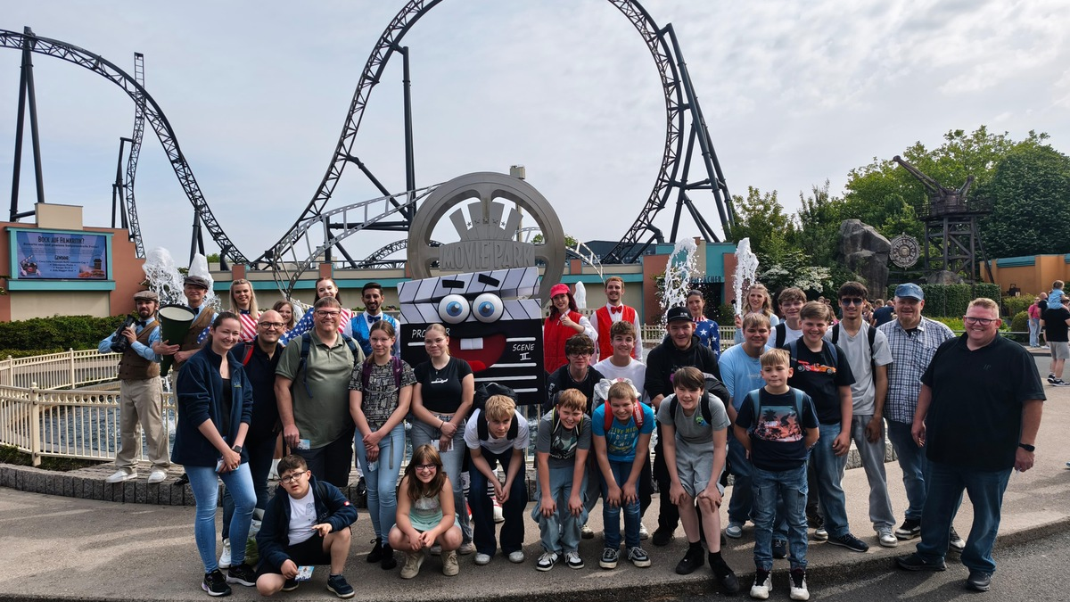 FW-AR: Jugendfeuerwehr Neheim unternimmt unvergesslichen Ausflug in den Movie Park Germany - Foto: presseportal.de