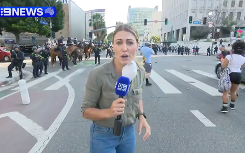 Die Demonstrationen gegen die Abschiebung von Einwanderern ohne Papiere führen teils zu gefährlichen Momenten.  - Foto: 9news Australia/AAP/dpa
