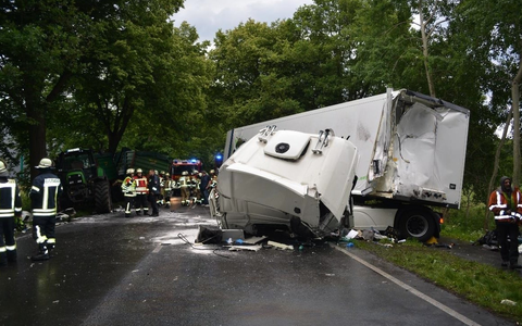 POL-ROW: ++ B 75: Schwerer Verkehrsunfall zwischen Rotenburg und Waffensen ++ - Foto: presseportal.de