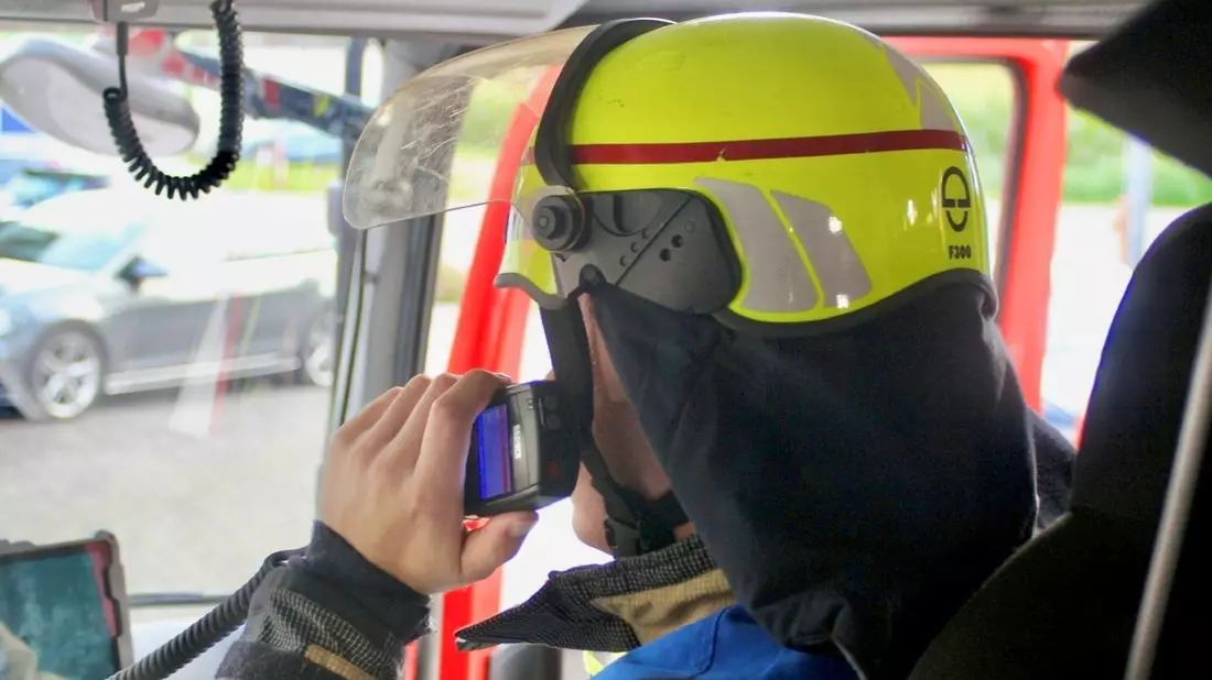 FW Hünxe: Pkw-Brand auf der A3 - Bild: presseportal.de