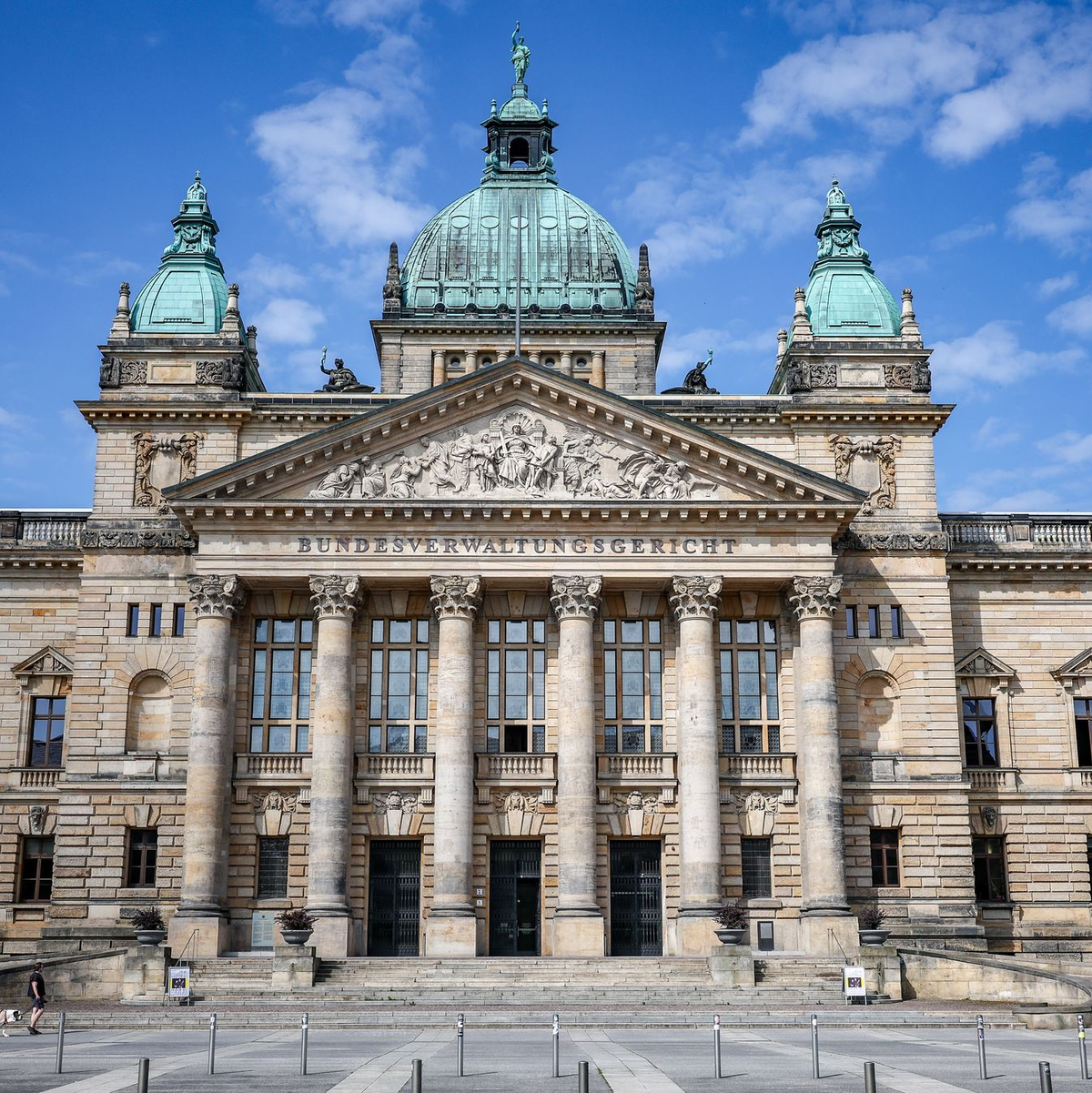 Das Bundesverwaltungsgericht Leipzig prüft das Verbot des rechtsextremen Magazins «Compact» (Symbolfoto)  - Foto: Jan Woitas/dpa