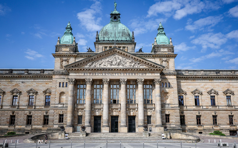 Mord ist kein Dienstvergehen - In Spanien verurteilter Mörder darf Ruhegeld behalten (Archivbild). - Foto: Jan Woitas/dpa Mord ist kein Dienstvergehen - In Spanien verurteilter Mörder darf Ruhegeld behalten (Archivbild). - Foto: Jan Woitas/dpa
