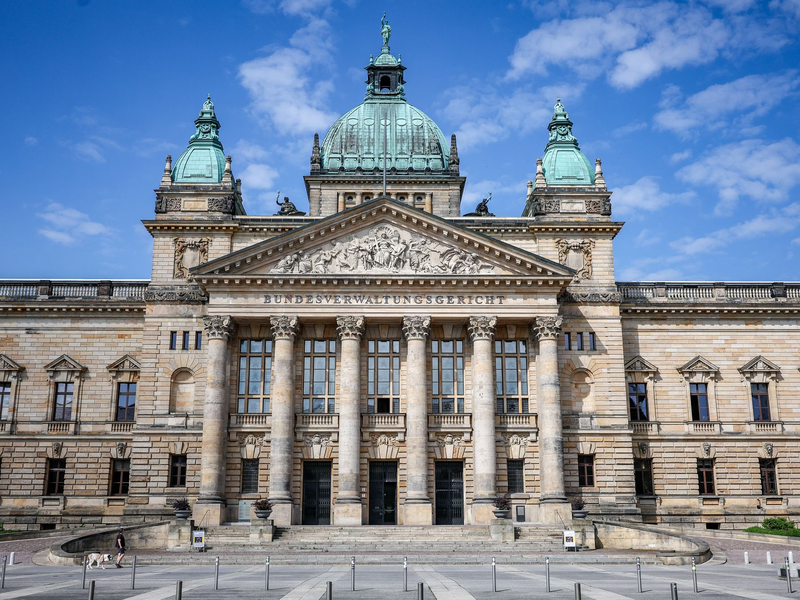 Mord ist kein Dienstvergehen - In Spanien verurteilter Mörder darf Ruhegeld behalten (Archivbild). - Foto: Jan Woitas/dpa