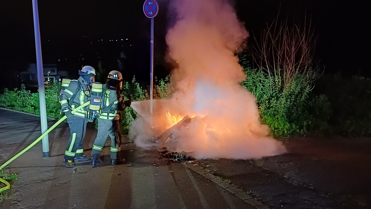 FW-EN: Wetter - Containerbrand am Harkortberg - Foto: presseportal.de