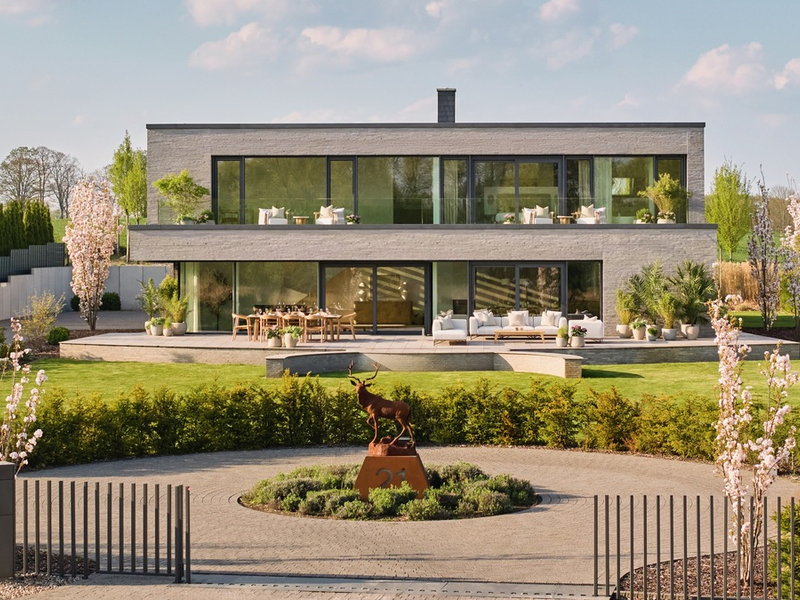Die neue Soziallotterie Omaze startet mit einer spektakulären Bauhaus-Villa im Wert von 2,5 Millionen Euro und SOS-Kinderdörfer weltweit als erste Partnerorganisation in Deutschland - Foto: presseportal.de