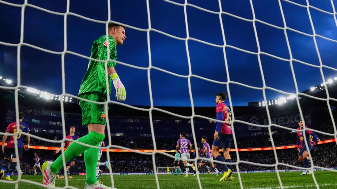 Ein Ex-Nationalspieler rät Torwart Marc-André ter Stegen zum Weggang aus Barcelona.  - Bild: Manu Fernandez/AP/dpa