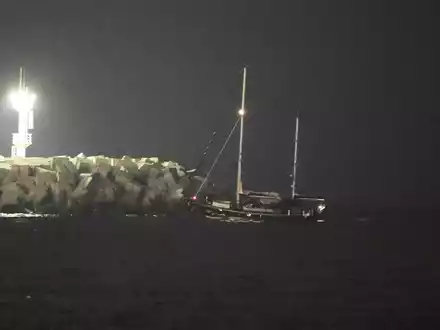 Das Gaza-Solidaritätsschiff am Montag bei der Ankunft im Hafen von Aschdod. - Foto: Leo Correa/AP/dpa