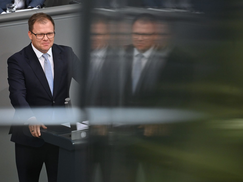 Umweltminister Carsten Schneider spricht sich für einen besseren Schutz der Weltmeere aus. (Archivbild) - Foto: Katharina Kausche/dpa