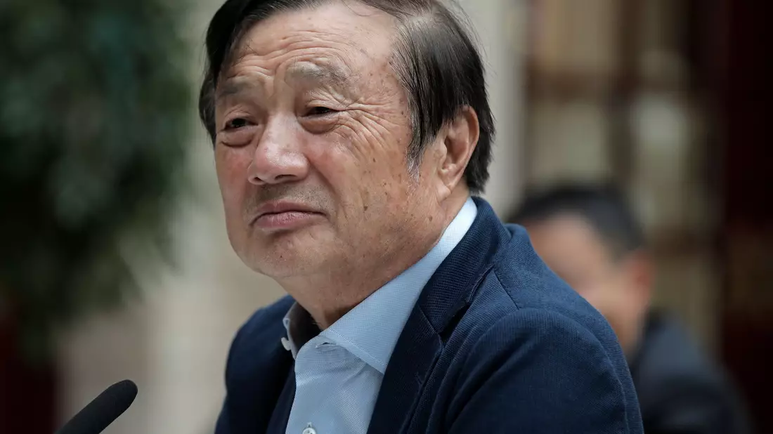 Huawei liegt laut Gründer Ren Zhengfei bei Chips noch eine Generation hinter den USA zurück. (Archivbild).  - Bild: Vincent Yu/AP/dpa