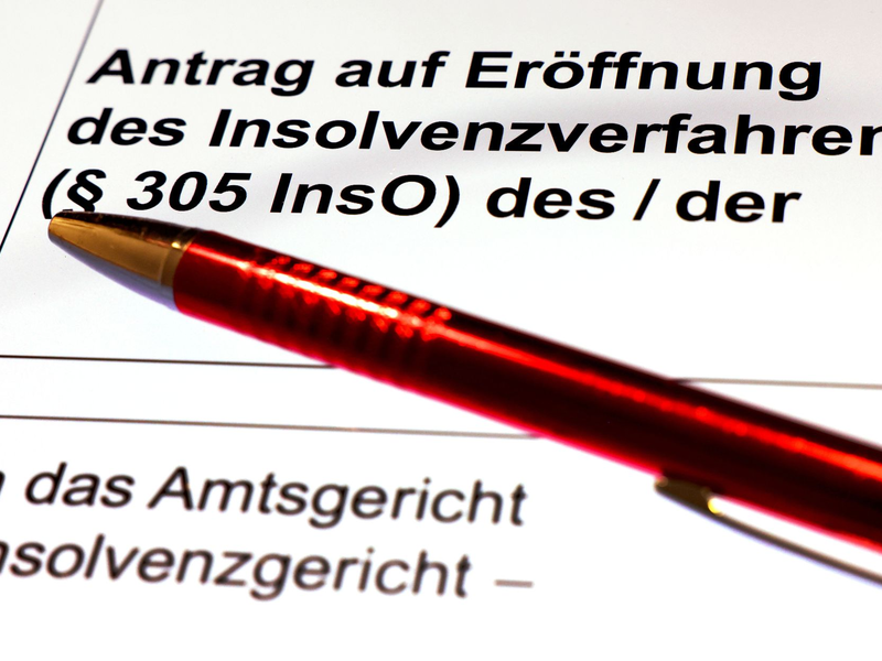 Laut dem IWH-Insolvenztrend gab es im Mai deutschlandweit weniger Firmenpleiten, es waren aber mehr Beschäftigte betroffen. (Symbolbild) - Foto: Oliver Berg/dpa