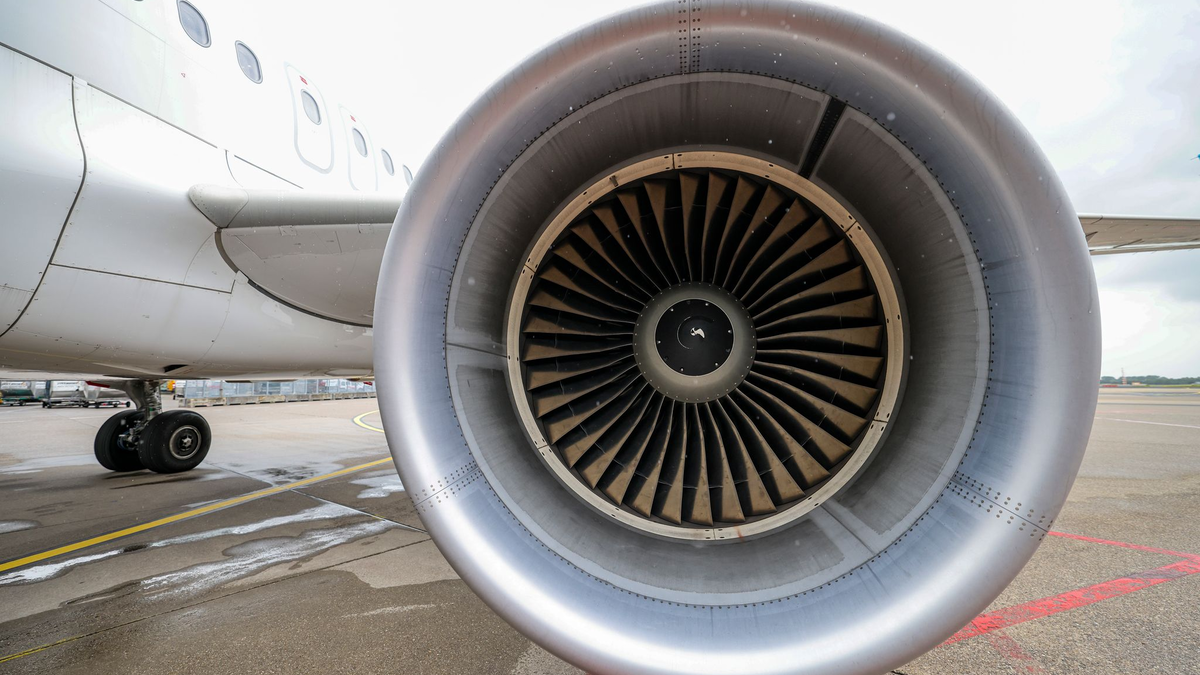 Am Flughafen der griechischen Insel wurde eine Frau aus Deutschland von den Turbinengasen erfasst und leicht verletzt.  - Foto: Christoph Reichwein/dpa