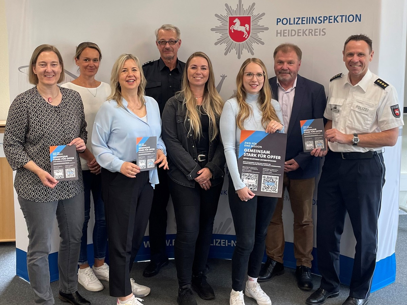 POL-HK: (Foto anbei) Gemeinsame Pressemitteilung der Stiftung Opferhilfe, des WEISSER RING e.V. und der Polizeiinspektion Heidekreis - Foto: presseportal.de